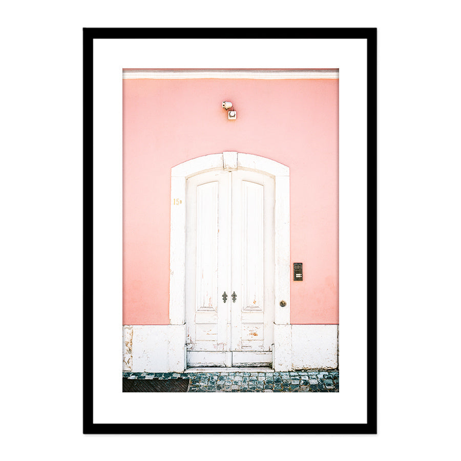 The White Door Lisbon by Raisa	Zwart