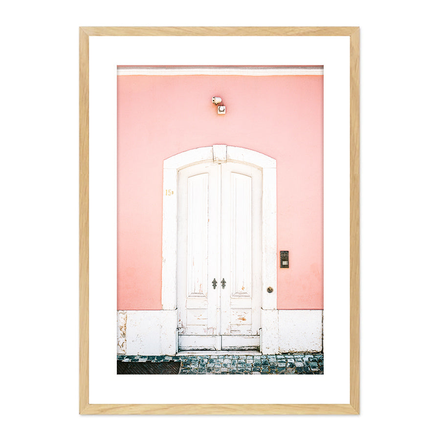 The White Door Lisbon by Raisa	Zwart