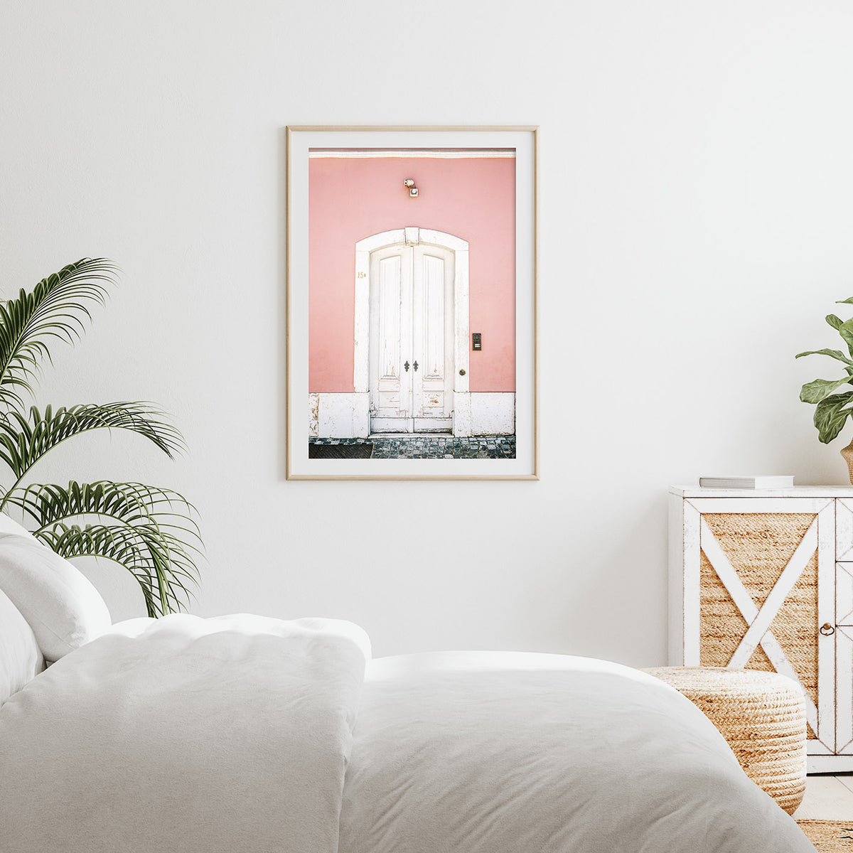 The White Door Lisbon by Raisa	Zwart